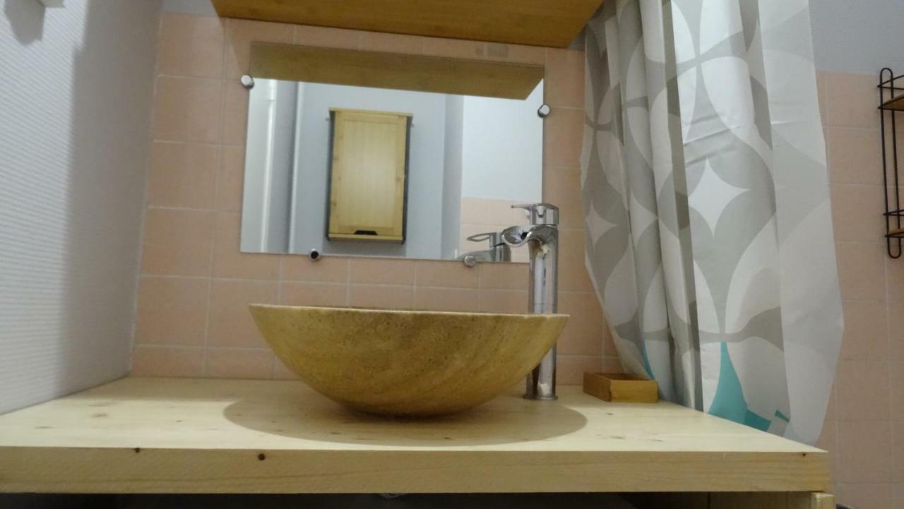 Studio Moderne Avec Jolie Vue Мулин Екстериор снимка
